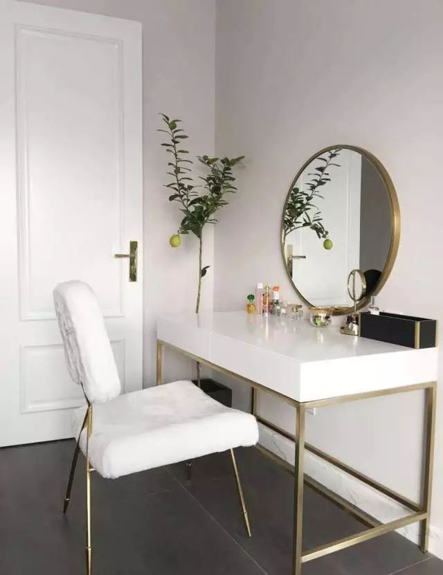 室內養(yǎng)綠植可以增加濕度嗎_可以室內養(yǎng)的綠植_室內養(yǎng)綠植可以凈化空氣嗎